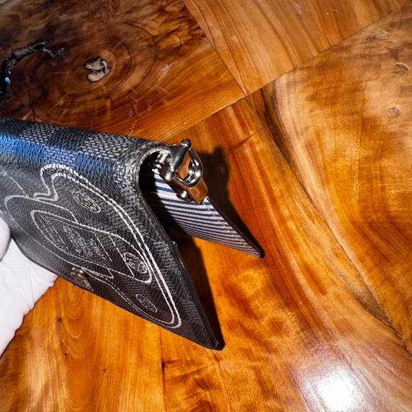 LIMITED EDITION Louis Vuitton Damier Graphite Trunks Agenda has been repurposed - Picture 9 of 17